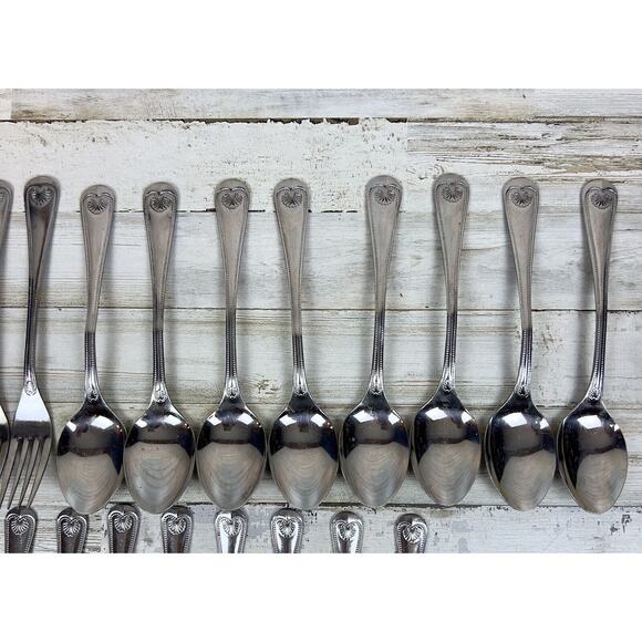 Towle Supreme Cutlery ENGLISH SHELL Stainless 36 Pc Flatware Set Japan - Picture 4 of 9